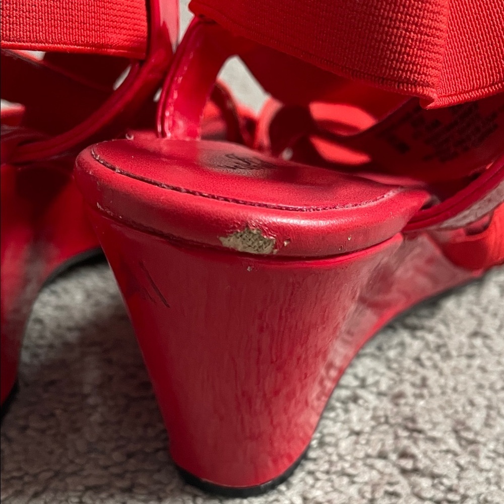 Jaclyn Smith Red Strappy Wedge Sandals Size 9 FAIR CONDITION - Picture 8 of 10